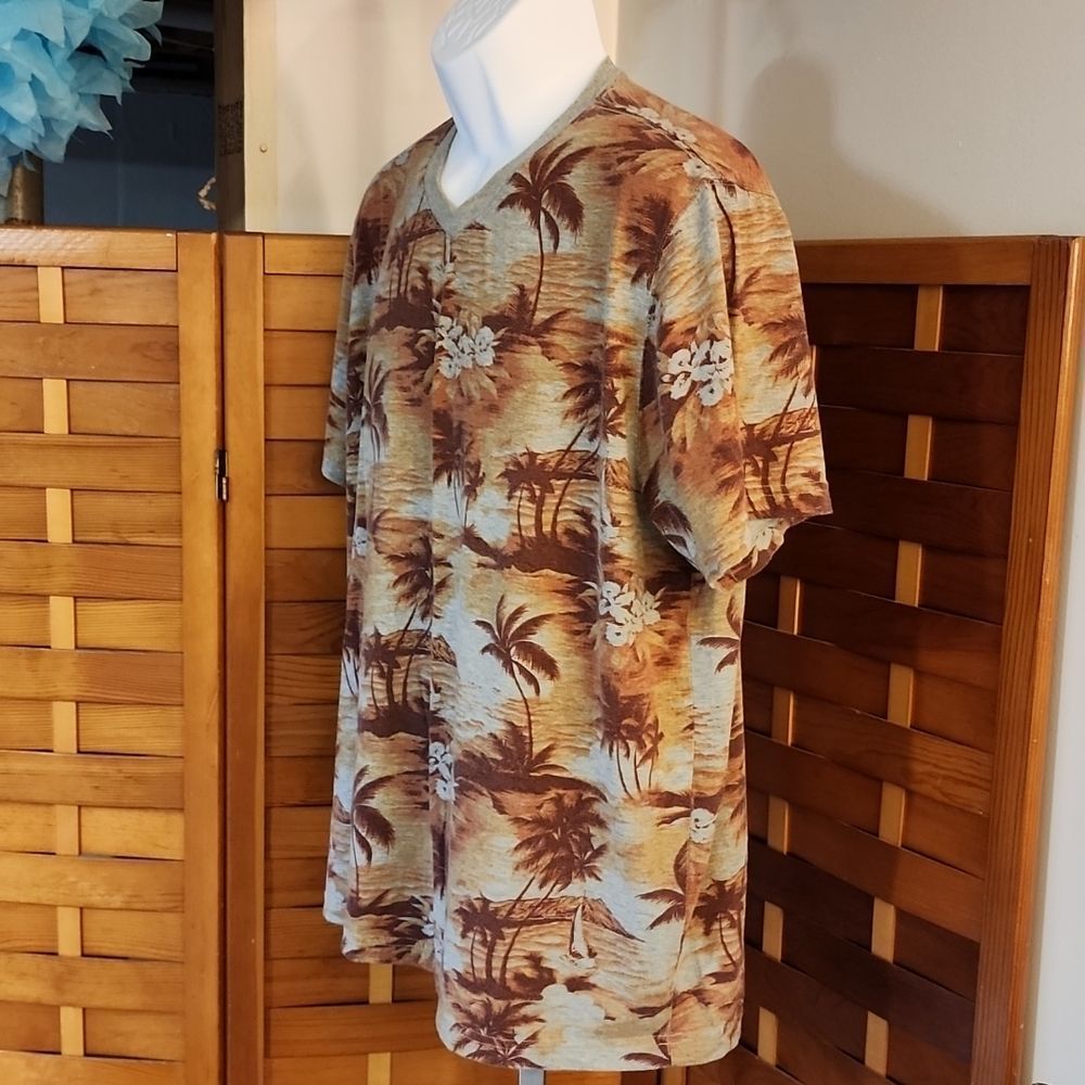 Men's tropical design TShirt - Picture 3 of 9